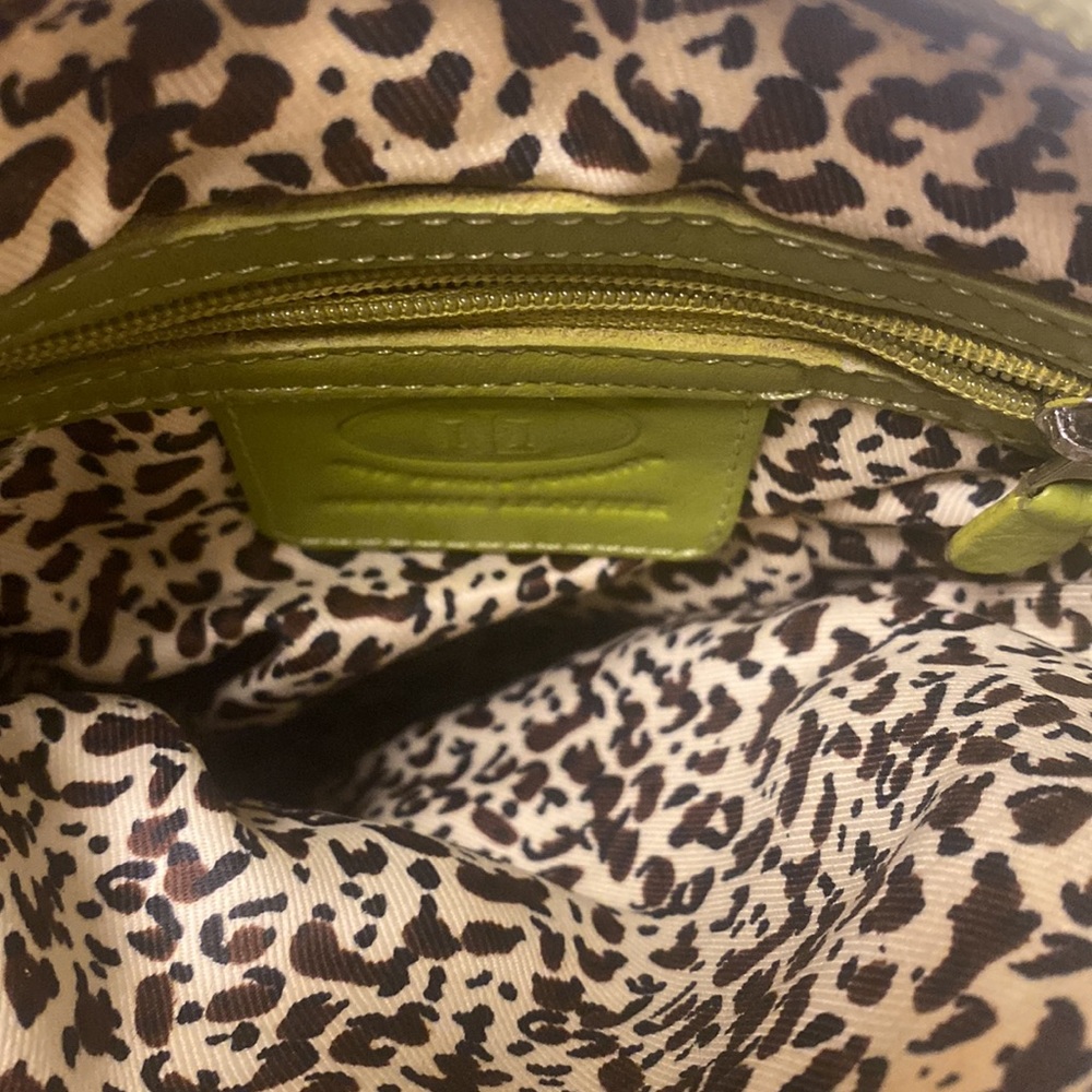NewYork Toronto genuine leather crossbody. - Picture 4 of 7